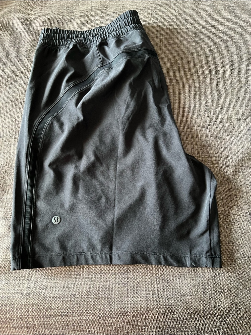 lululemon athletica Men’s Black Athletic Shorts large